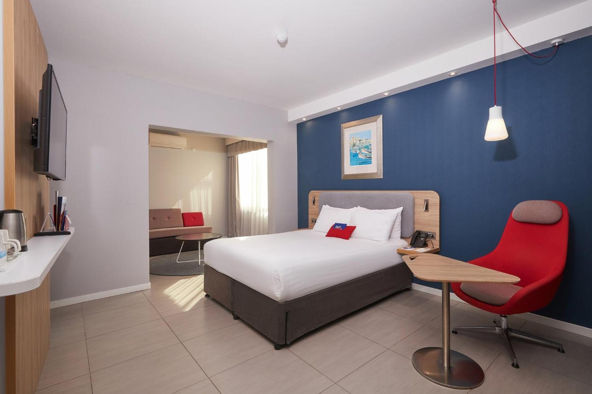 Holiday Inn Express - Malta By Ihg Saint Julian's Eksteriør billede